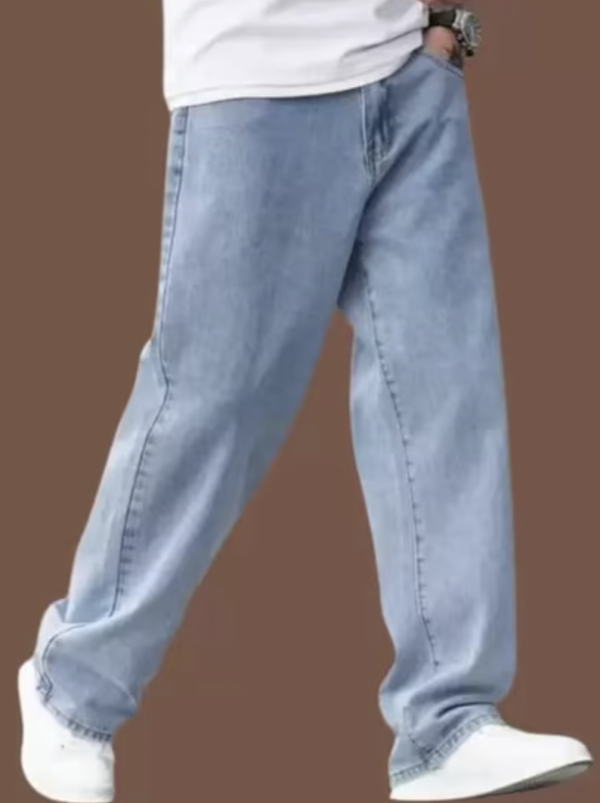 Men Lightly Washed Relaxed Jeans - Image 2